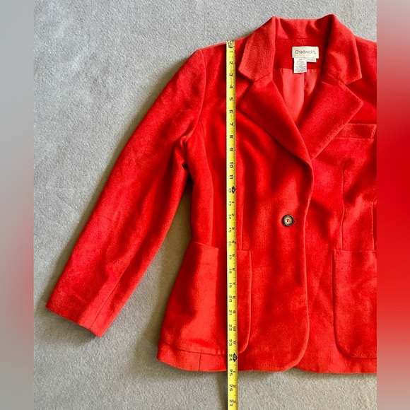 Chadwick’s Blazer Women’s Red Velvet Suit Jacket Size 10P - Picture 4 of 6